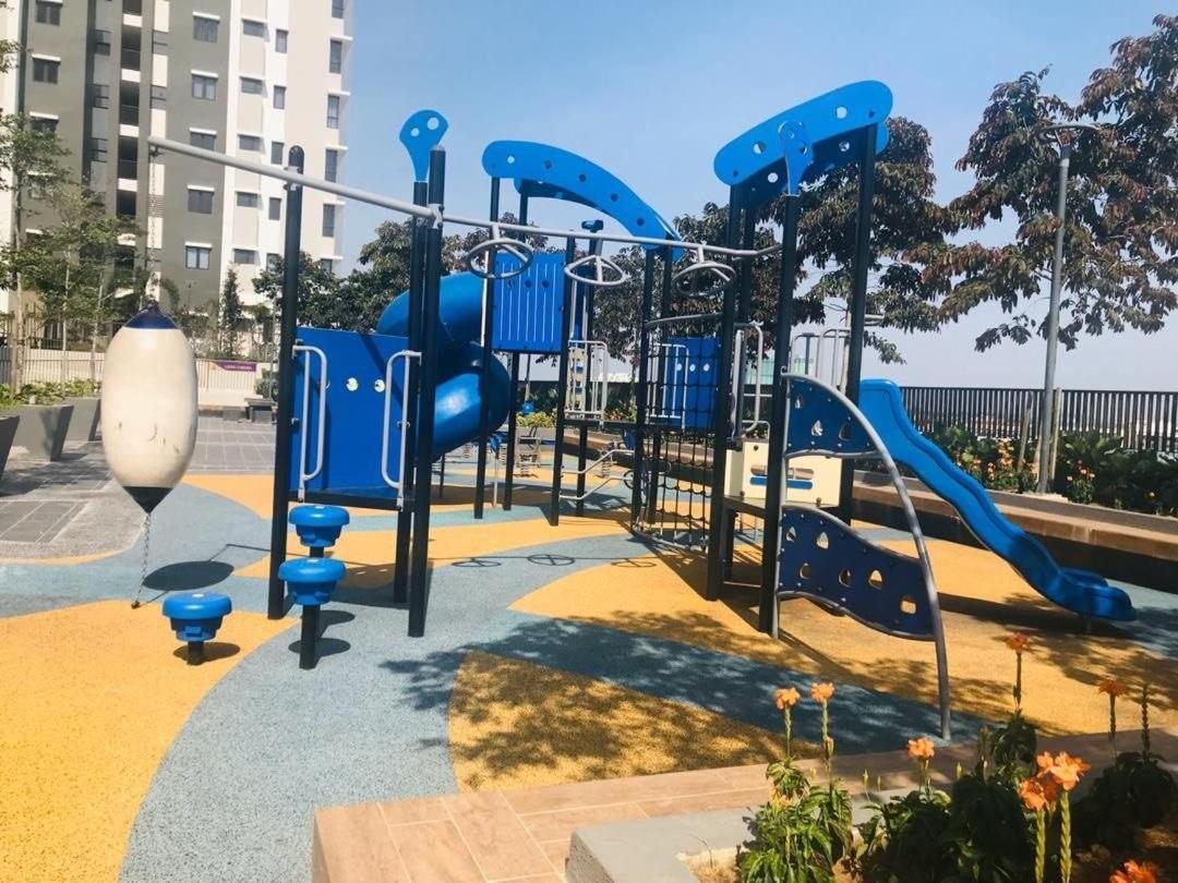 קאג'אנג Tiara Imperio Studio 舒适和温暖环境适合情侣享受家的感觉 מראה חיצוני תמונה
